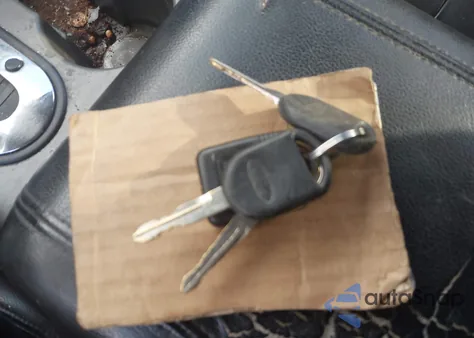 2005 Ford F-150 Lariat/Xlt from USA, damaged, VIN 1FTPW12525FA40418